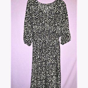 PREVIOUSLY OWNED EXCELLENT CONDITION LAYERED V BOTTOM DRESS